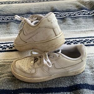 White Nike Air Force Ones Size 4Y